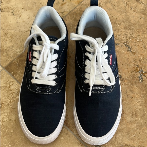 Levi's women’s Naya Lo Canvas Sneaker - Picture 2 of 8
